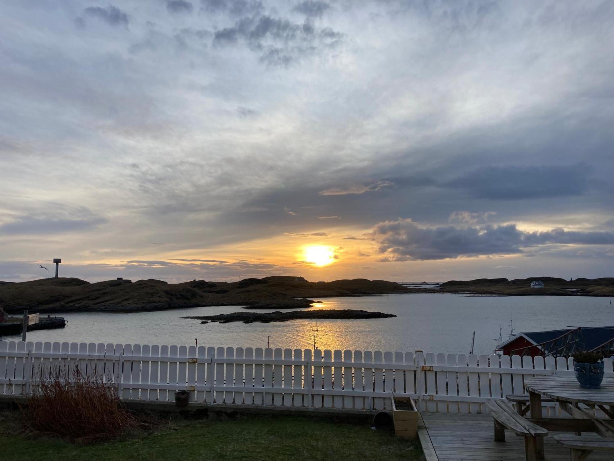 Hotel Fiskarheimen Havly, Røst Esterno foto